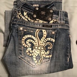 Buckle jeans
